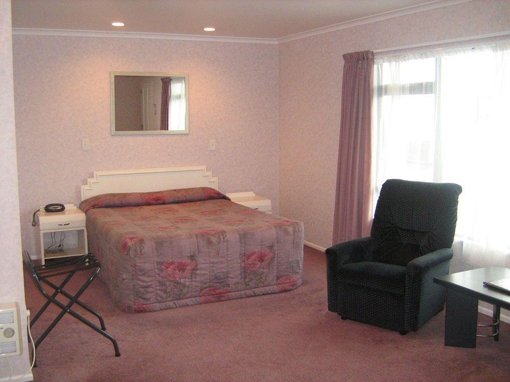 Shadzz Motel Палмерстон-Норт Экстерьер фото