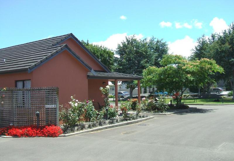 Shadzz Motel Палмерстон-Норт Экстерьер фото